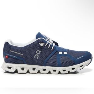 On Running Cloud Navy/White Women’s Running Shoe. Size 6.5